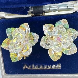 Vintage gold tone AB aurora borealis glass beads beaded cluster clip on earrings